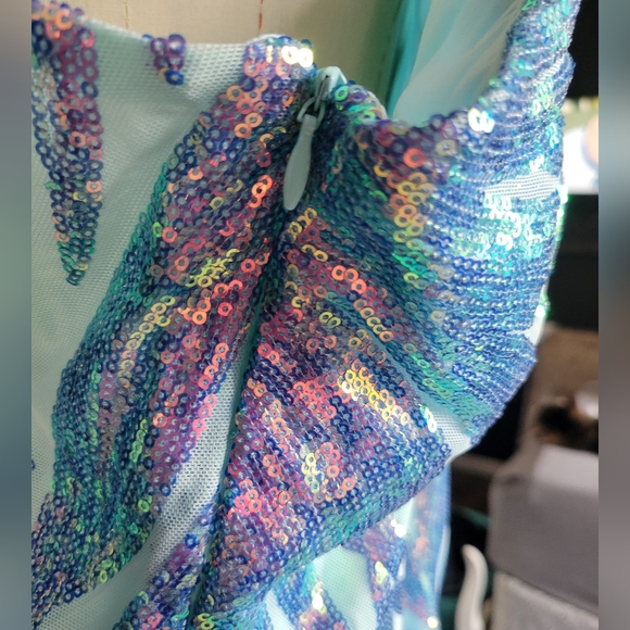 One Shoulder Sequins Dress - Picture 11 of 12